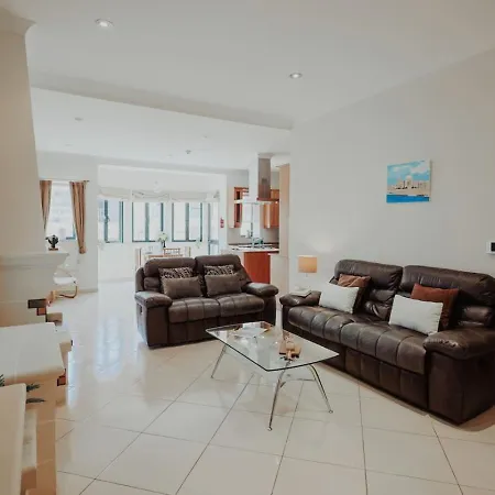The Quiet Cove - Minutes Away From St Thomas Bay * Marsaskala