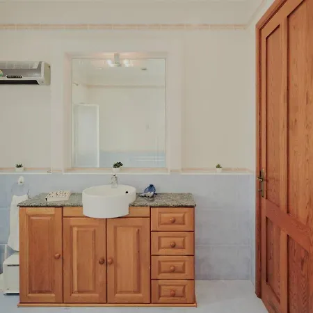 Apartamento The Quiet Cove - Minutes Away From St Thomas Bay *